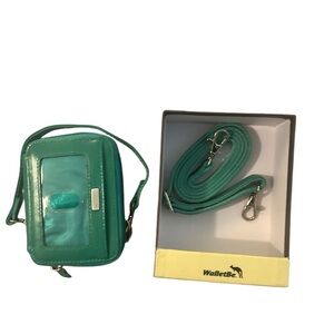 WalletBe Green Crossbody Bag